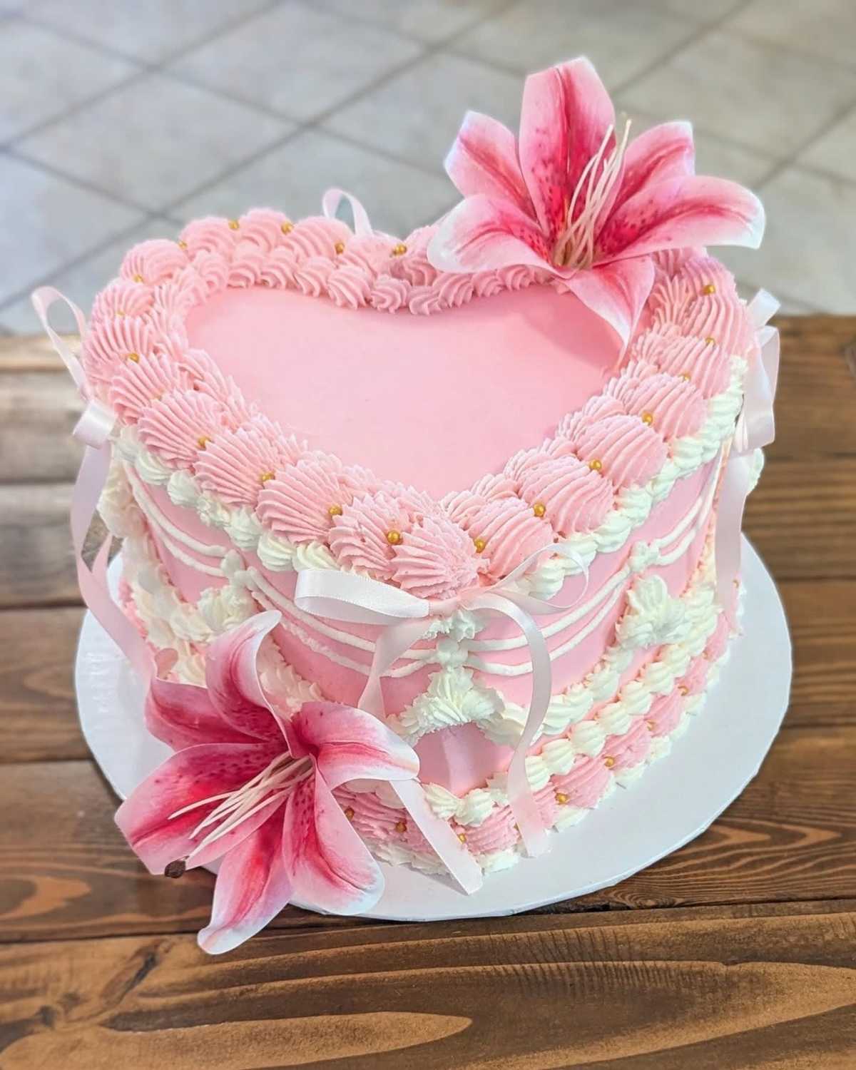 Lambeth Lilly heart #cake