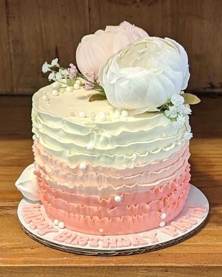 Buttercream ruffle birthday #cake