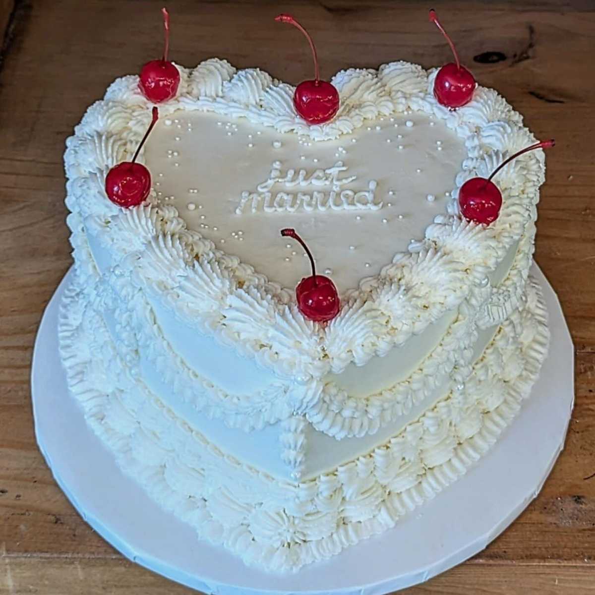Lambeth #wedding #cake
