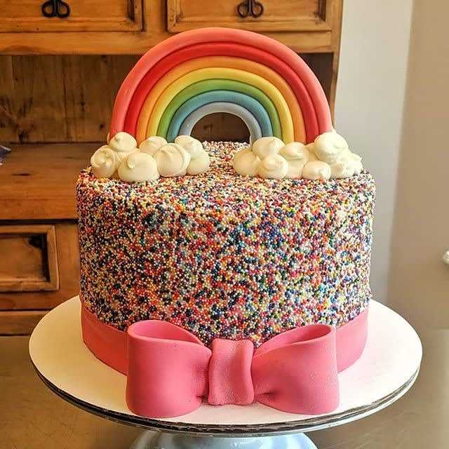 Rainbow and sprinkles #cake
