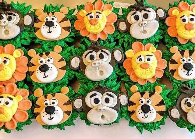Jungle themed #cupcakes