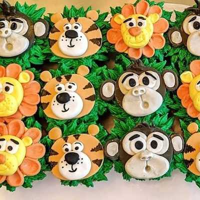 Jungle themed #cupcakes
