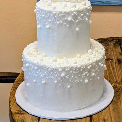 Pretty in Pearls #wedding #cake