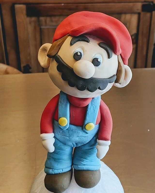 Edible Mario figurine for #cake #fave