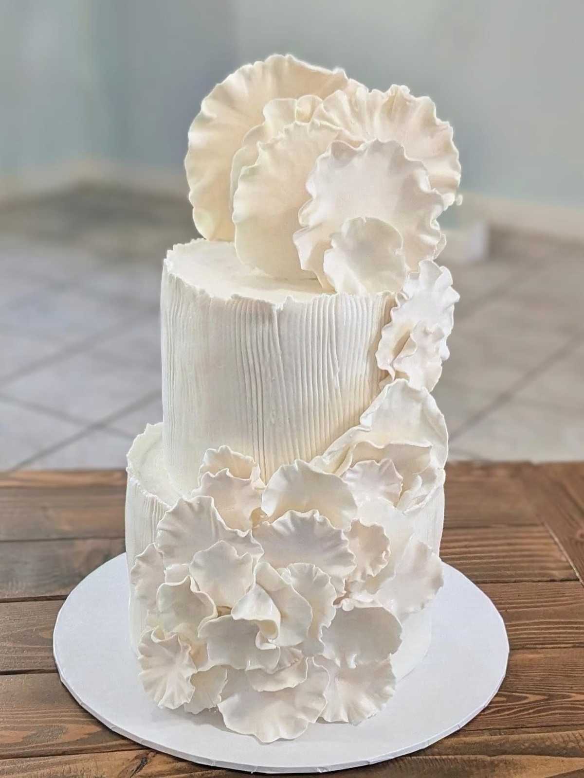 Coastal elegant beach #wedding #cake