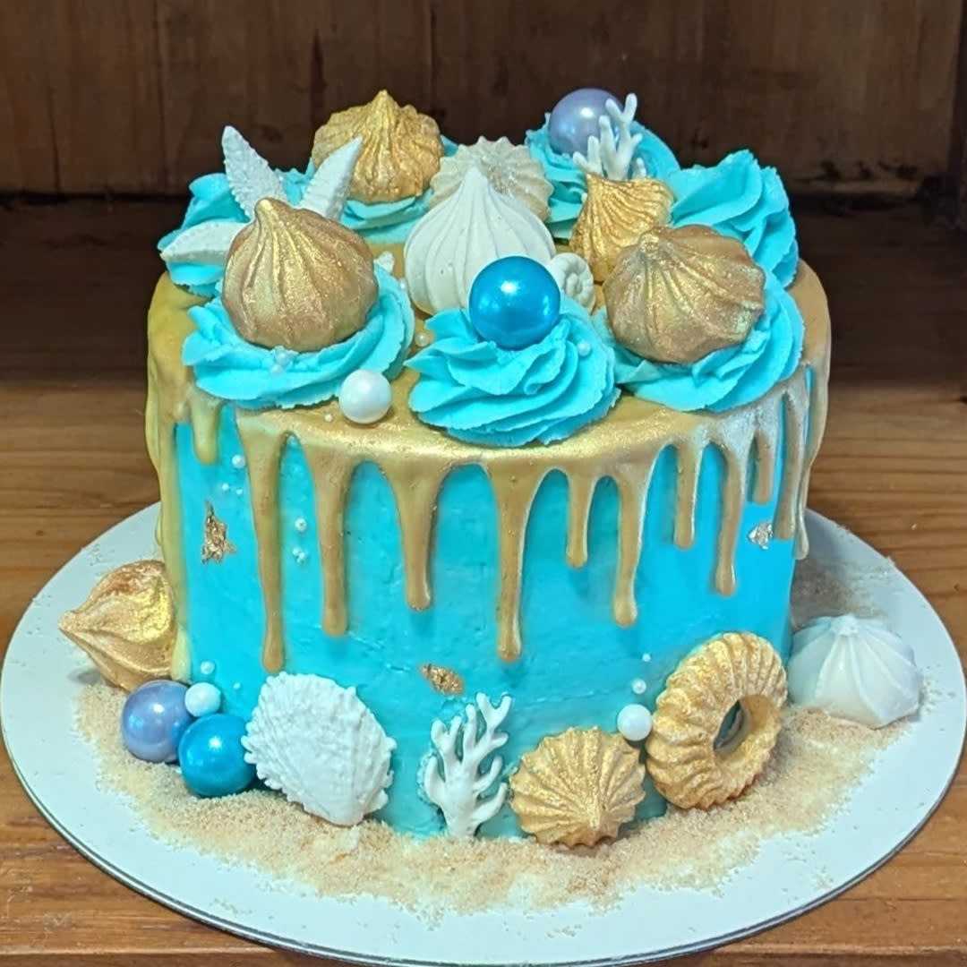 Beach themed drip #cake